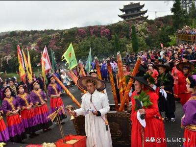 貴州民族在分布，語言文字，文化及宗教信仰方面的主要特特點(diǎn)？